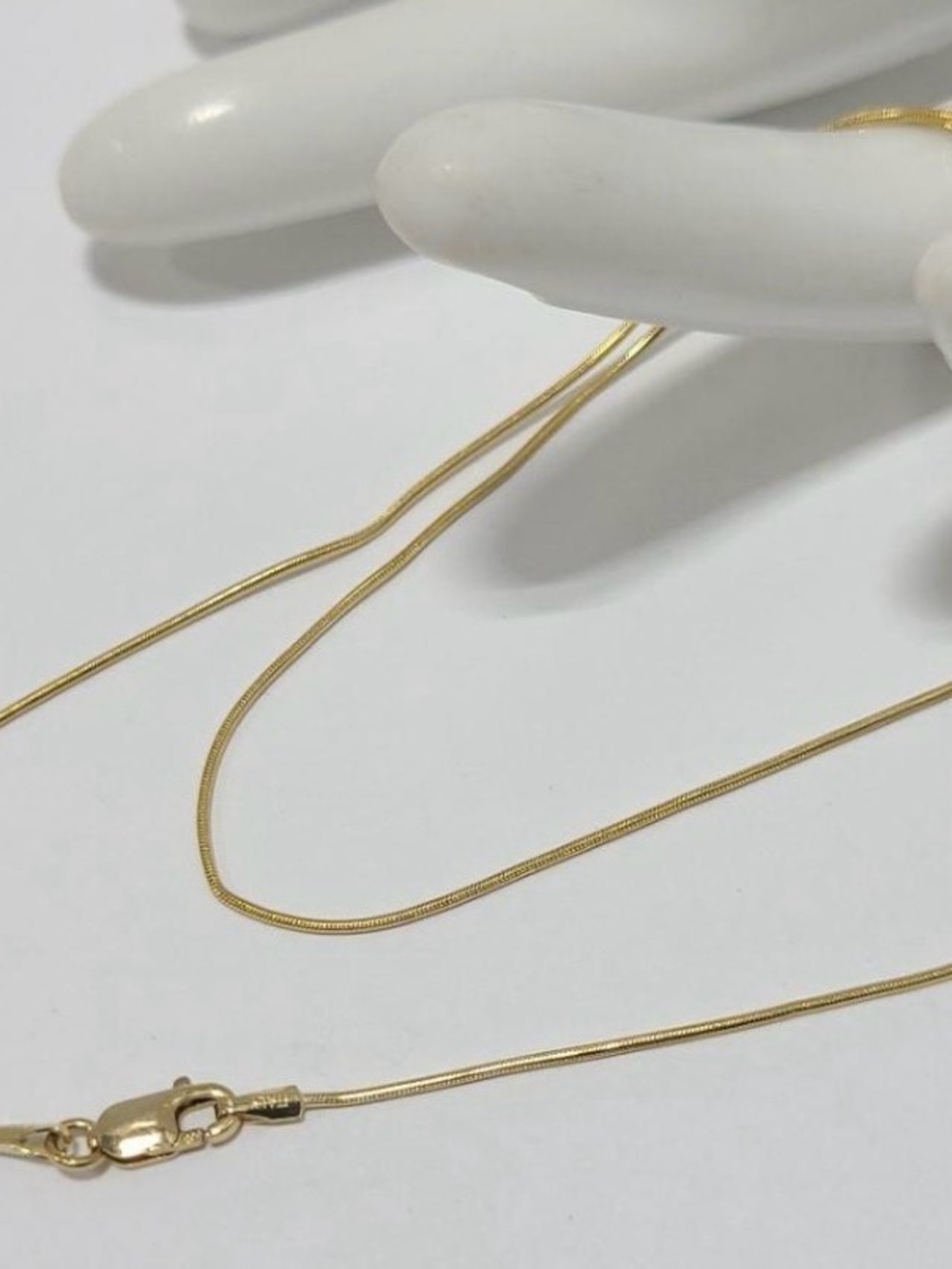 14 Karat Yellow Gold Gold Snake Chain Necklace 2.4 Grams
